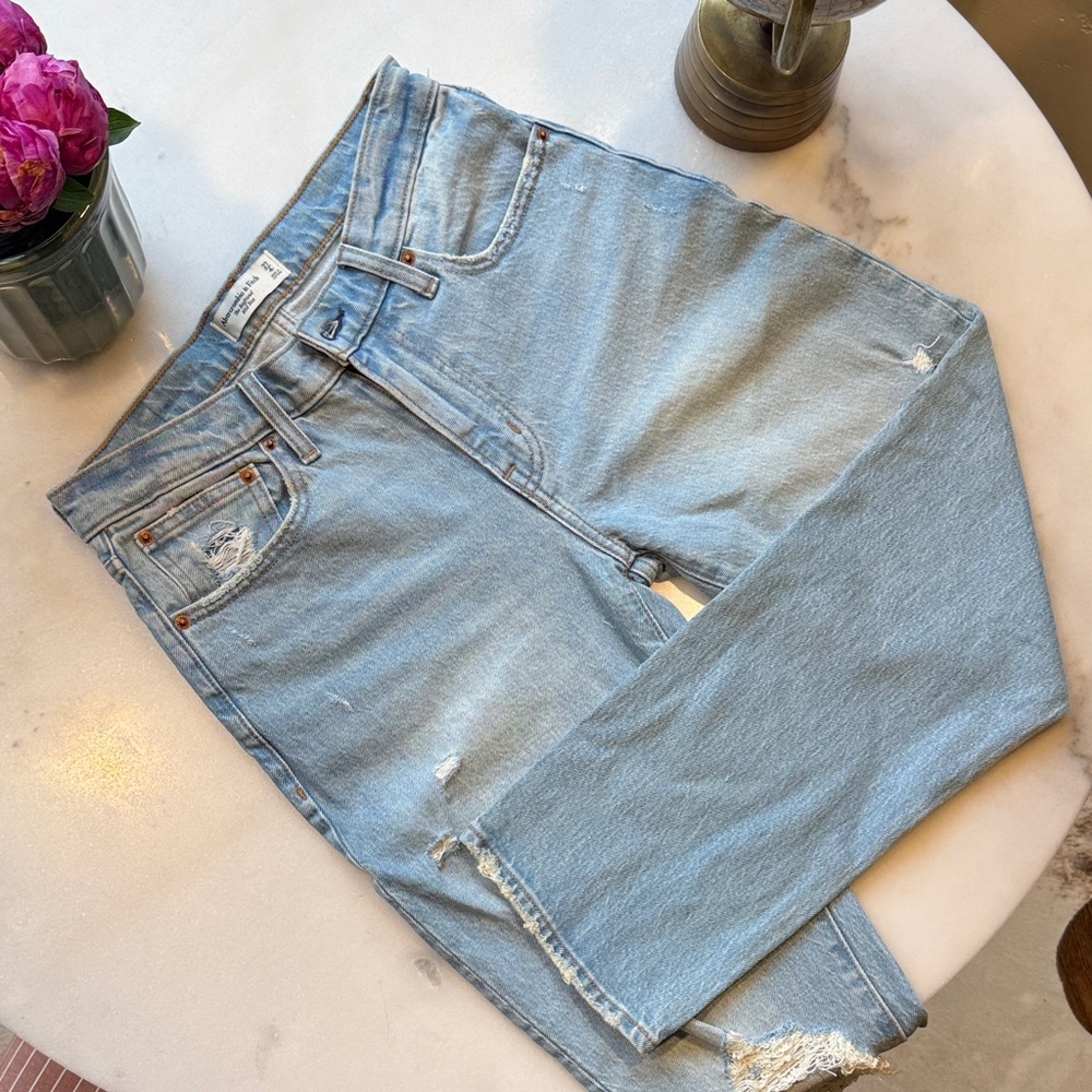 Abercrombie & Fitch The Boyfriend Mid Rise Jeans size 4R